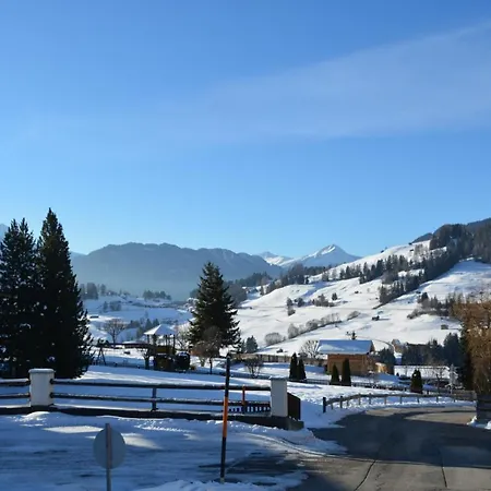 Otel Am Roemerweg Fiss