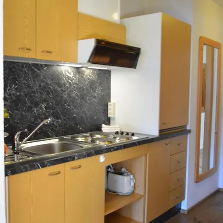 Otel Am Roemerweg 4*