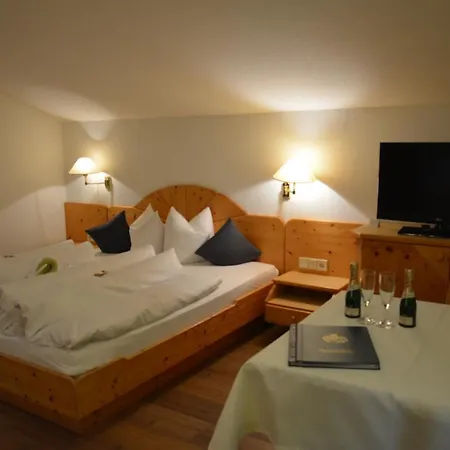 Hotel Am Römerweg 4*