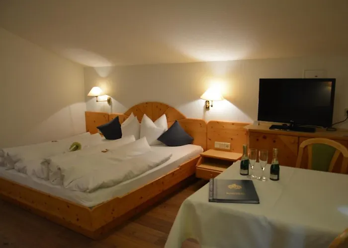 Hotel Am Roemerweg 4*