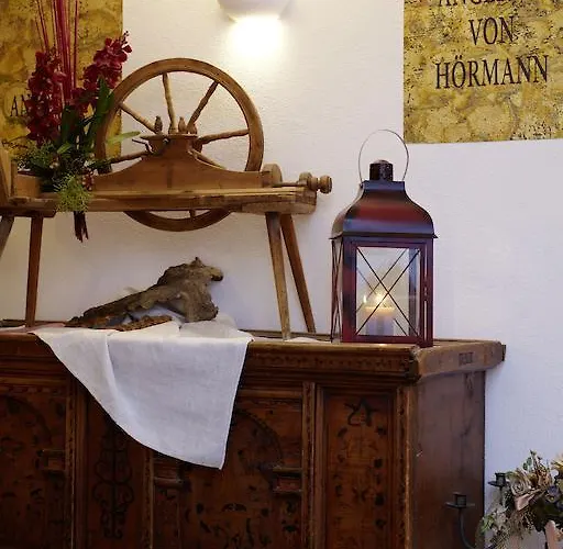 호텔 Am Roemerweg 4*