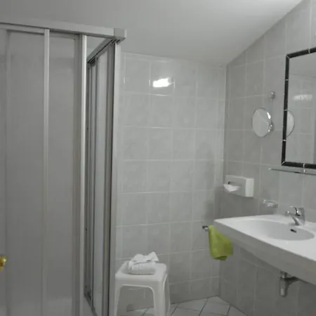 Am Roemerweg 4* فس