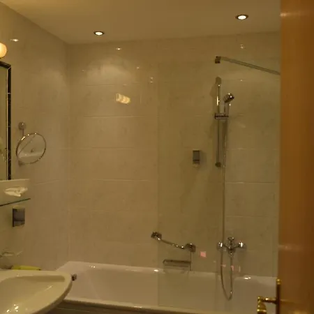 Am Roemerweg 4* فس