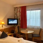 Am Roemerweg 4*
