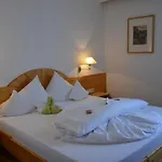 Am Roemerweg 4* 피스