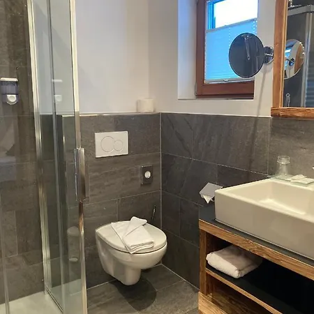 Szálloda Am Roemerweg 4*
